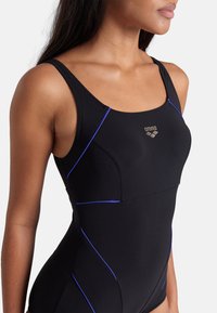 Arena SHAPEWEAR JEWEL LOW C-CUP R - Badedragt - black bright blue