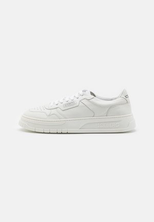 CLOCK V2 - Sneakers low - white