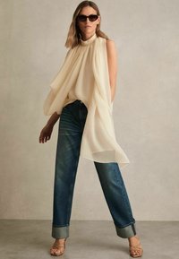 Reiss REGULAR FIT - DRAPED SLEEVELESS - Toppi - ivory