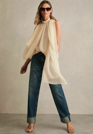 Poradie 14: Reiss - REGULAR FIT - DRAPED SLEEVELESS - Top