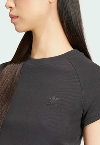 adidas Originals TAPE WAISTBAND - Basic póló - black