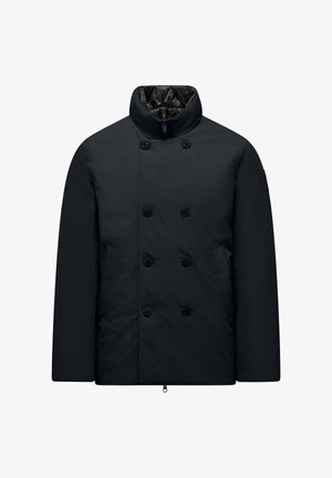 Giacca puffer nera doppiopetto con colletto alto, caratterizzata da dettagli con bottoni e chiusura con zip, realizzata in materiale isolante e liscio.