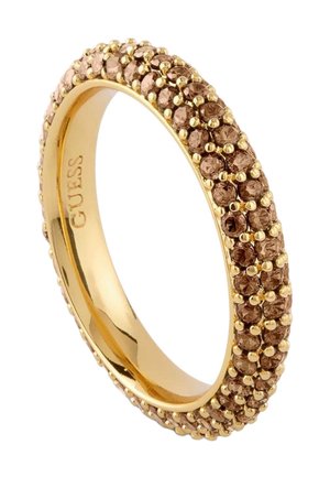Goldfarbener Bandring besetzt mit drei Reihen kleiner brauner Edelsteine, Innengravur mit der Aufschrift "GUESS."