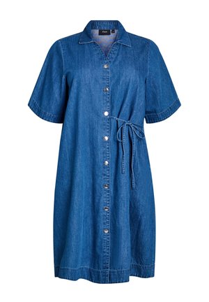 Blauwe denim jurk tot op de knie met korte mouwen, knoopsluiting aan de voorkant, kraag en ceintuur met zijstrik.