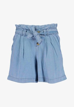 Shorts taille haute bleu clair avec ceinture en tissu nouée en nœud, plis, poches latérales et fermeture à boutons sur fond blanc.
