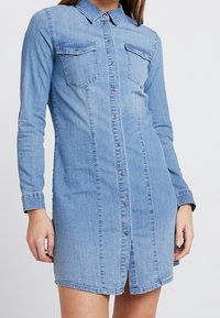 Noisy May Jeansklänning - blue denim