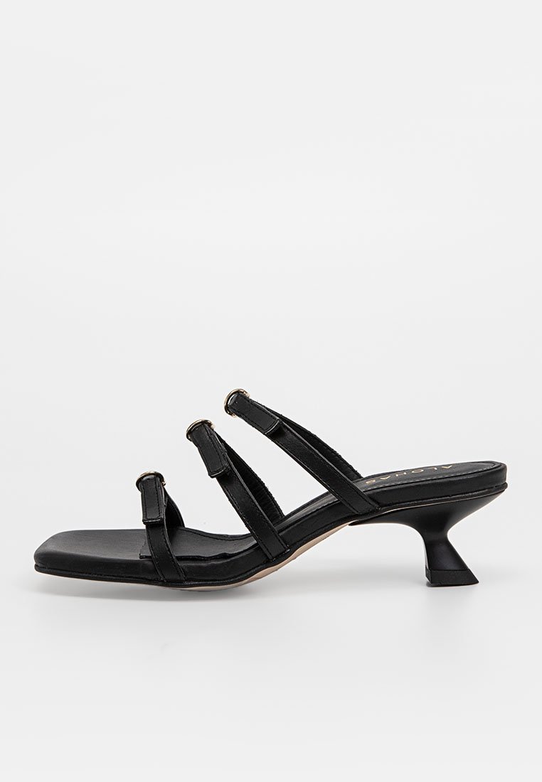 ALOHAS Muiltjes met hak zwart ALOHAS Muiltjes met hak zwart