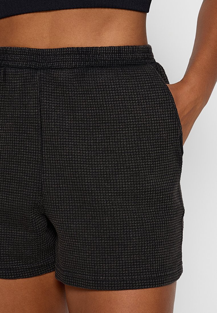 SHORTS CAS F699