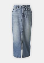 Bestseller / Damen-Short / ONLGIANNA MW BELTED SHORTS AZG DNM