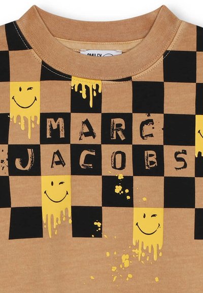Marc Jacobs SHORT SLEEVES TEE - Tričko s potlačou - stone