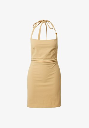 Tan halterjurk met een fitted silhouet, voorzien van een vierkante halslijn en verstelbare bandjes op de rug. Gladde textuur, geen patronen.