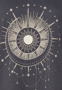 Noisy May NMMATHILDE LONG - T-shirt estampada - obsidian