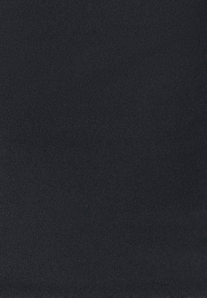 Tejido negro texturizado con un acabado suave y mate, presentando una superficie lisa. El material tiene un color oscuro uniforme sin adornos.