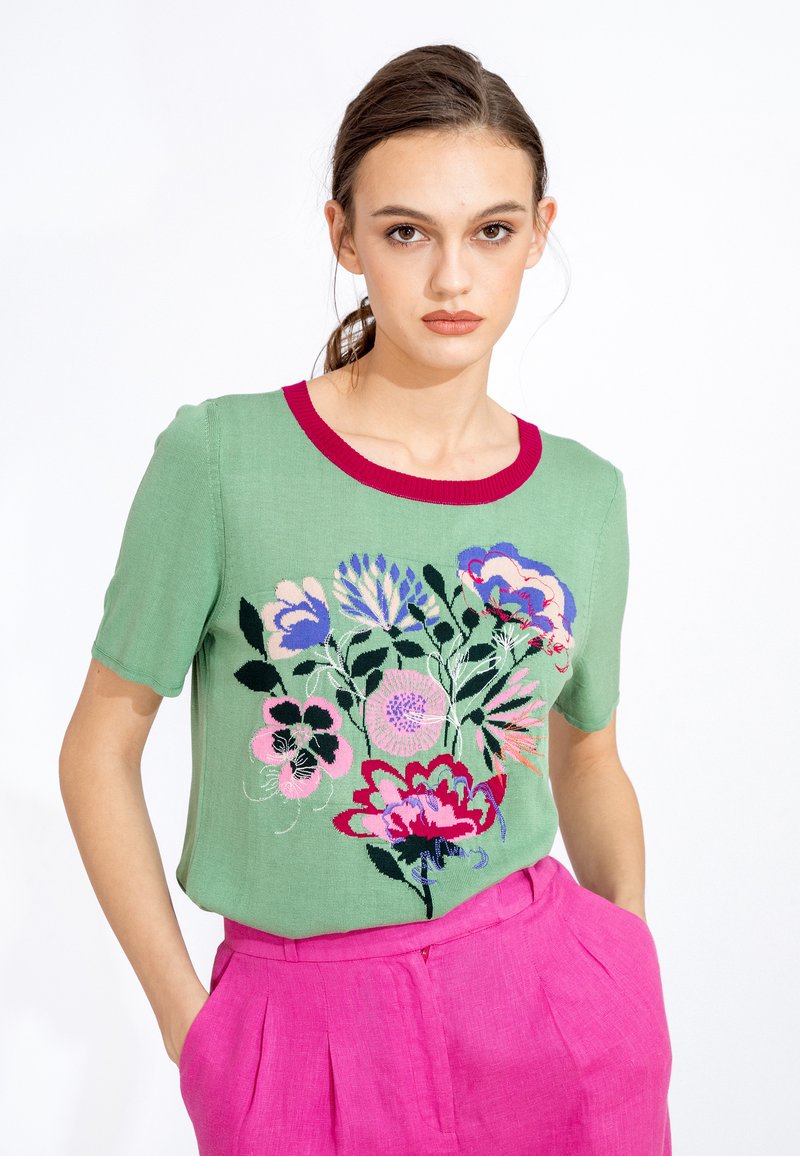 Ivko - INTARSIA  FLORAL EMBROIDERY - Print T-shirt - pastel green, Enlarge