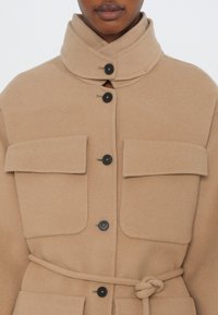 CLOSED Pitkä takki - urban beige