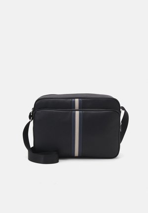 MISAKO Horacio Borsa A Tracolla Uomo In Blu 22x18x6 Cm – Poliuretano, Tracolla Regolabile