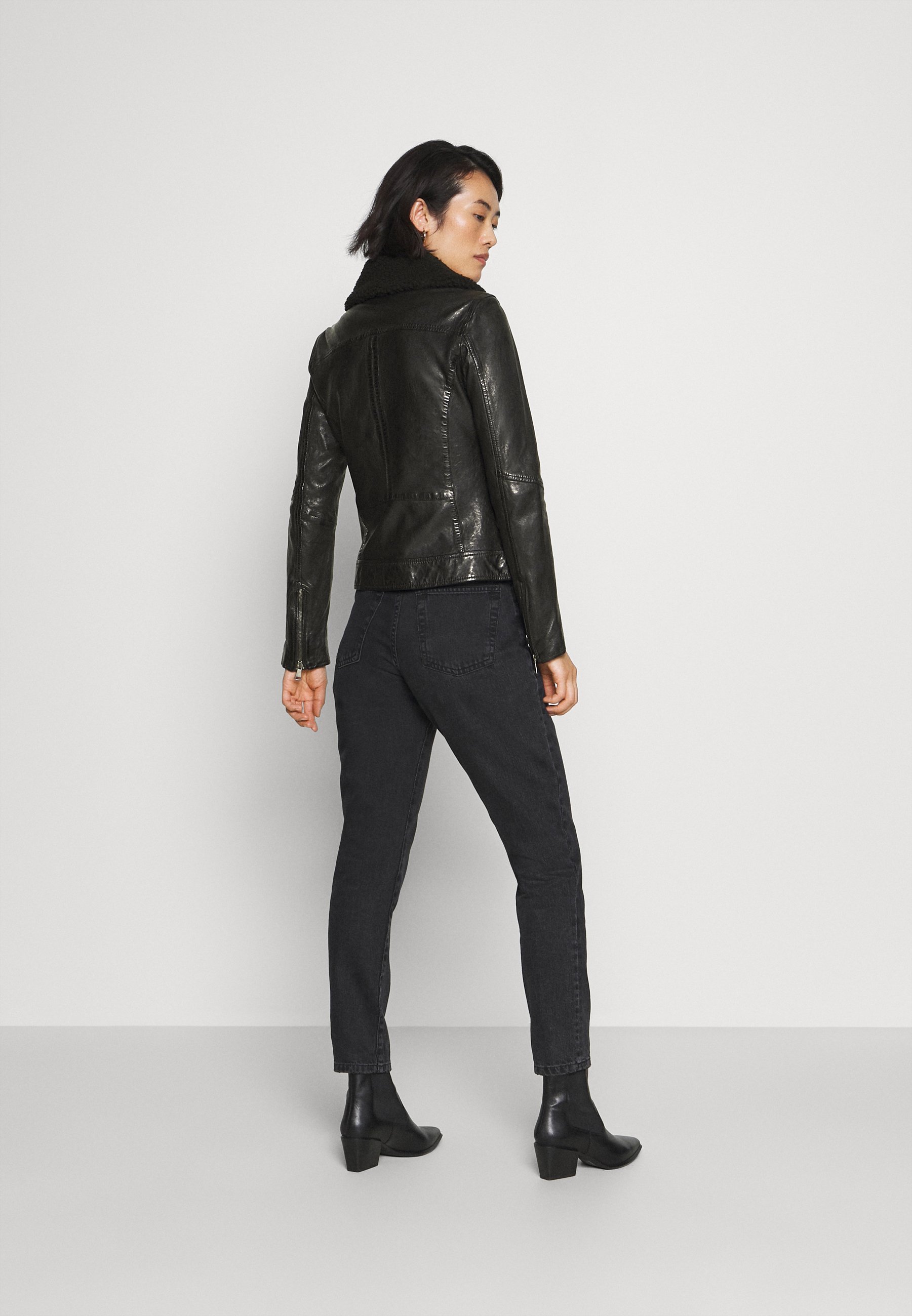 Oakwood FOLLOWER Chaqueta de cuero blacknegro Zalando.es Circle of Trust Camisa light blue denim Zalando.es