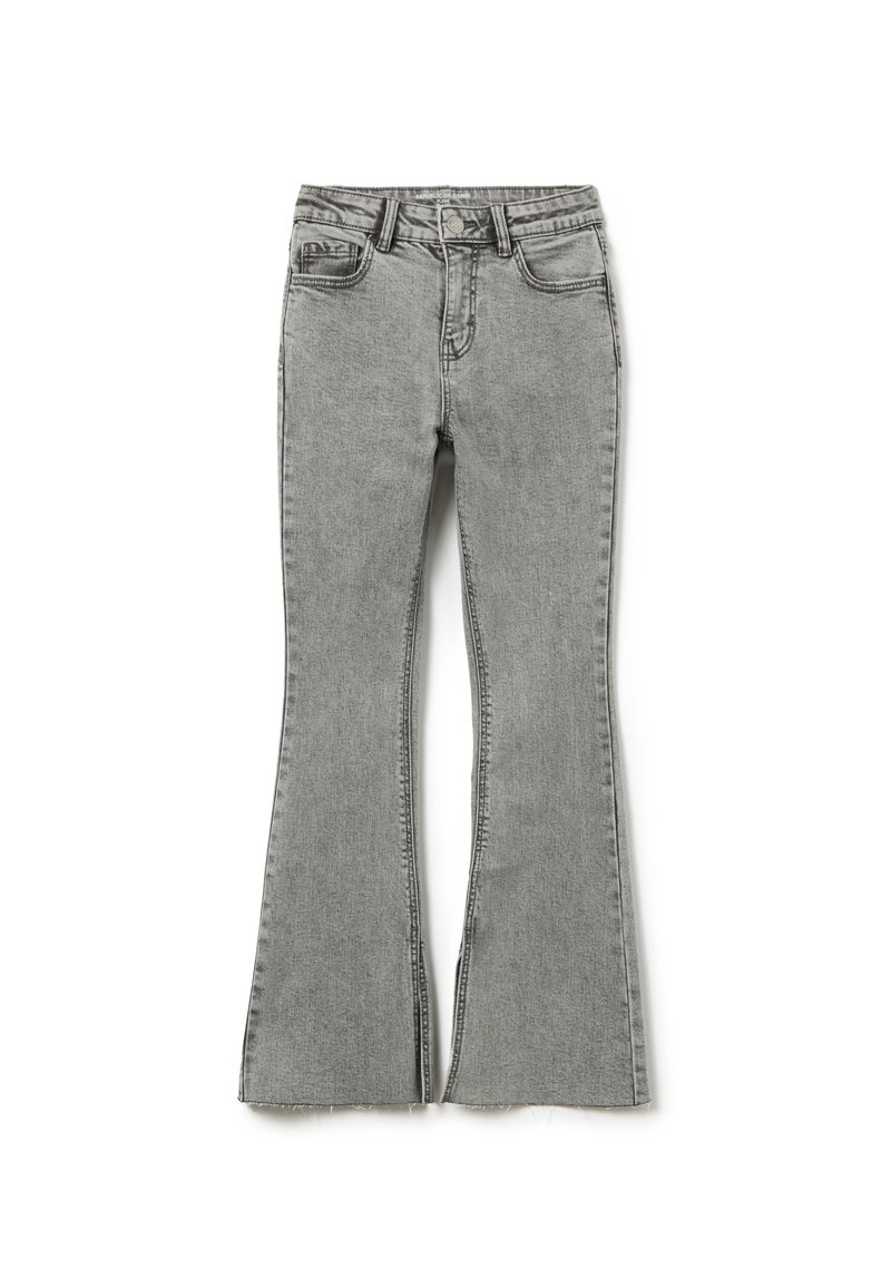 Jeans gris acampanados de denim, con una cintura alta, bolsillos frontales y un dobladillo sin terminar con un ligero deshilachado en los extremos.