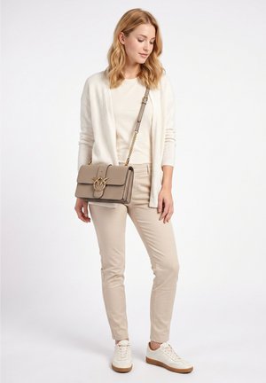 Pinko, LOVE ONE CLASSIC ST. CL VITELL - Umhängetasche - grigio talpa-antique gold