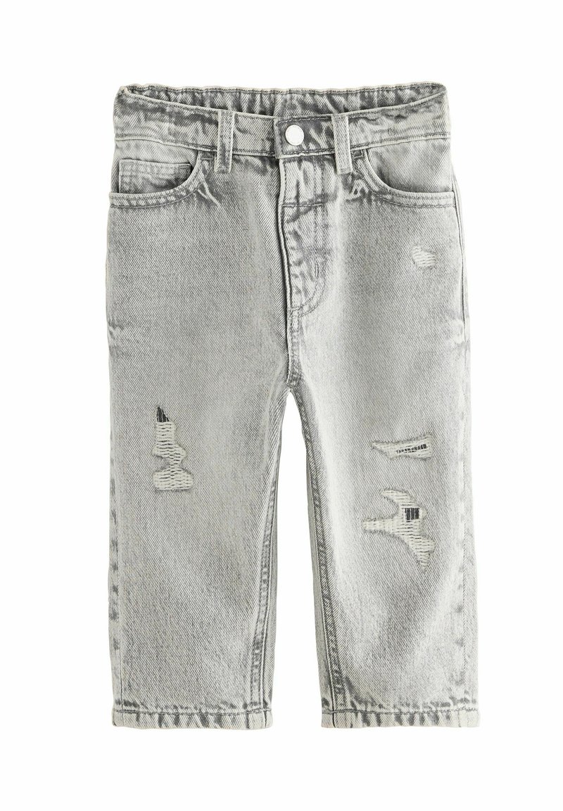 Shorts en denim gris avec des détails déchirés, dotés d'une coupe décontractée, de passants de ceinture et d'un design à cinq poches. Pas de doublure ni de quincaillerie visible.