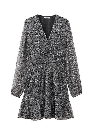 Robe imprimée animal noir et blanc avec un col en V, des manches longues, une taille smockée et une jupe évasée. Fabriquée à partir d'un tissu léger et texturé.