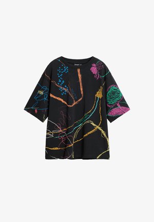 Camiseta de algodón negra con mangas cortas. Presenta vibrantes diseños bordados florales y abstractos en múltiples colores. Corte relajado.