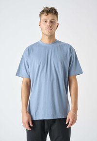 Unselected, blue mirage