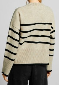 Bershka Stickad tröja - sand