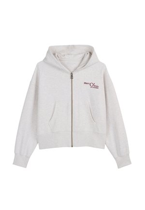 Sweat à zip gris clair avec poches avant, poignets et ourlet côtelés, et petit logo textuel "Marc O'Polo" en rouge sur la poitrine gauche.