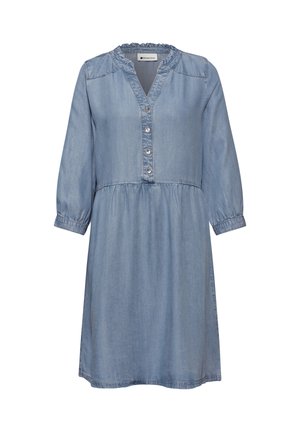 Robe en jean bleu clair avec manches trois-quarts, col volanté, patte de boutonnage et taille froncée.