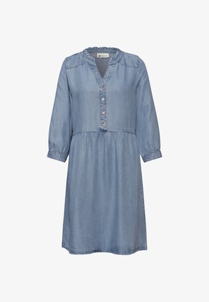Robe en jean bleu clair avec manches trois-quarts, col volanté, patte de boutonnage et taille froncée.