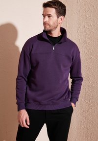 Buratti REGULAR FIT - Sportska majica - purple
