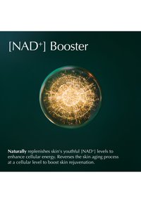 Świecąca złota kula przypominająca komórkę z tekstem o NAD+ Booster, który zwiększa energię komórkową i odwraca proces starzenia skóry dla odmłodzenia.