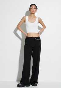 Koton U NECK THICK STRAPPY CROP TANK  - Linne - white