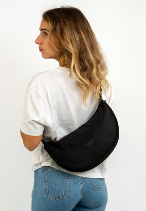Larkson SOLVEIG MEDIUM HALF MOON - Taška s příčným popruhem - black