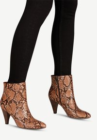 Tamaris High Heel Stiefelette - nut snake