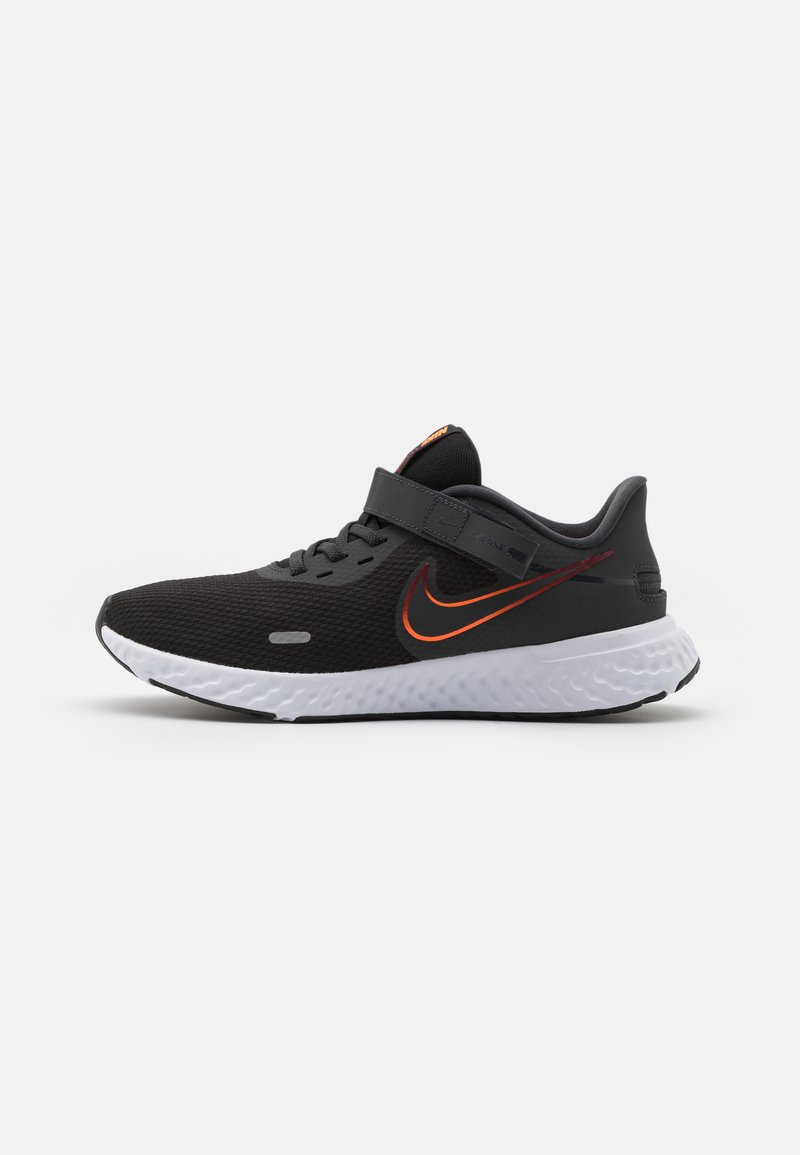 nike revolution 5 orange