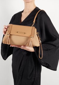 L'Atelier Du Sac GINETTE - Borsa a tracolla - almond