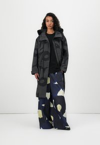 Marimekko KAARTAA UNIKKO - Parka - black/dark grey