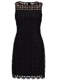 Svart ärmlös klänning med en genomskinlig spetspanel vid halsen, med cirkulära texturerade mönster och en dekorativ vågig fåll.