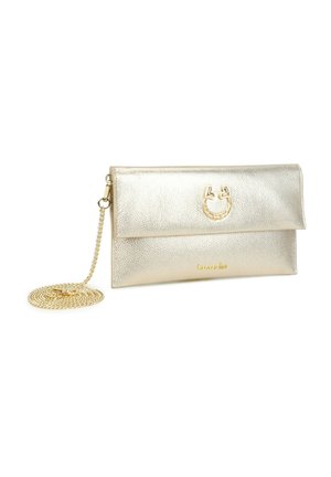 Pochette metallizzata dorata con patta pieghevole, tracolla a catena dorata e dettaglio decorativo a ferro di cavallo dorato sul davanti.
