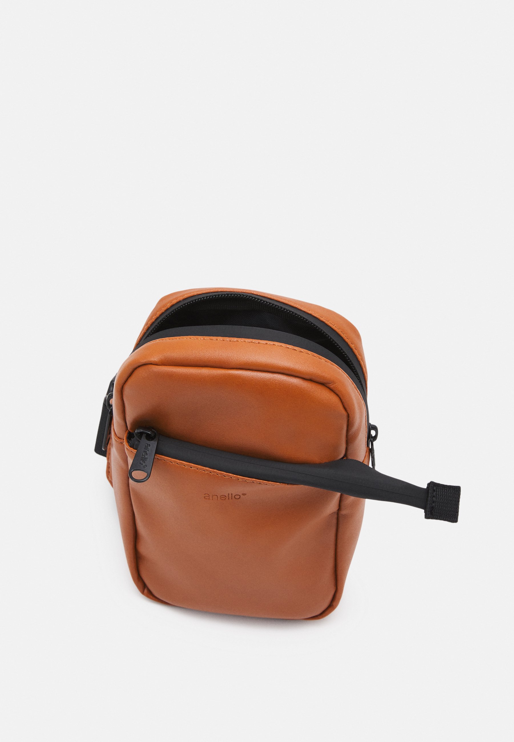 anello chest bag