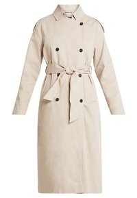 Trench coat beige realizzato in tessuto leggero, con un design doppiopetto, maniche lunghe e cintura legata in vita. Bottoni neri aggiungono un tocco di dettaglio.