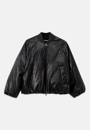 Schwarze Lederbomberjacke mit geripptem Kragen, elastischen Bündchen, Fronttaschen und Reißverschluss. Besitzt eine leicht glänzende Textur.