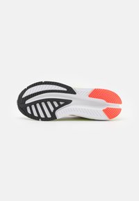 adidas Performance ADISTAR 3 - Hardloopschoenen voor op de weg - footwear white/night metallic/lucid lemon