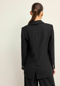 Next REGULAR FIT - Korte frakker - black