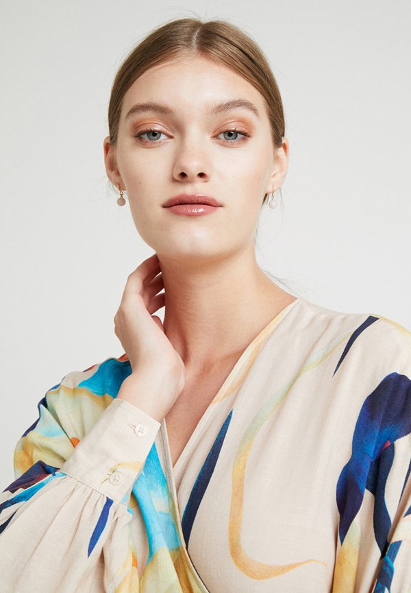 EARRINGS  - Ohrringe