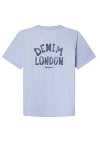 Světle modré bavlněné tričko s velkým potiskem "DENIM LONDON" v tmavě modré barvě. Krátké rukávy a klasický kulatý výstřih.