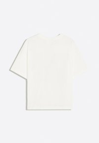 T-shirt blanc uni à manches courtes avec col rond, posé à plat avec le dos vers le haut, sur un fond gris clair.