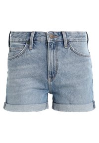 Ljusblå denimshorts med hög midja, uppvikta fållar, frampocket och metallknappsstängning. Har en något urblekt finish.